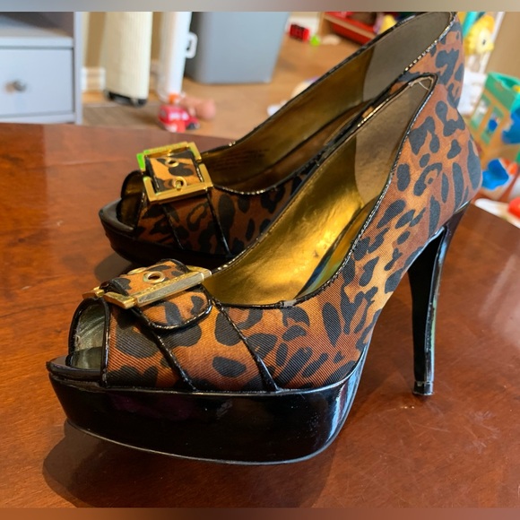 GUESS leopard print pumps sexy and elegant heels - Picture 7 of 12